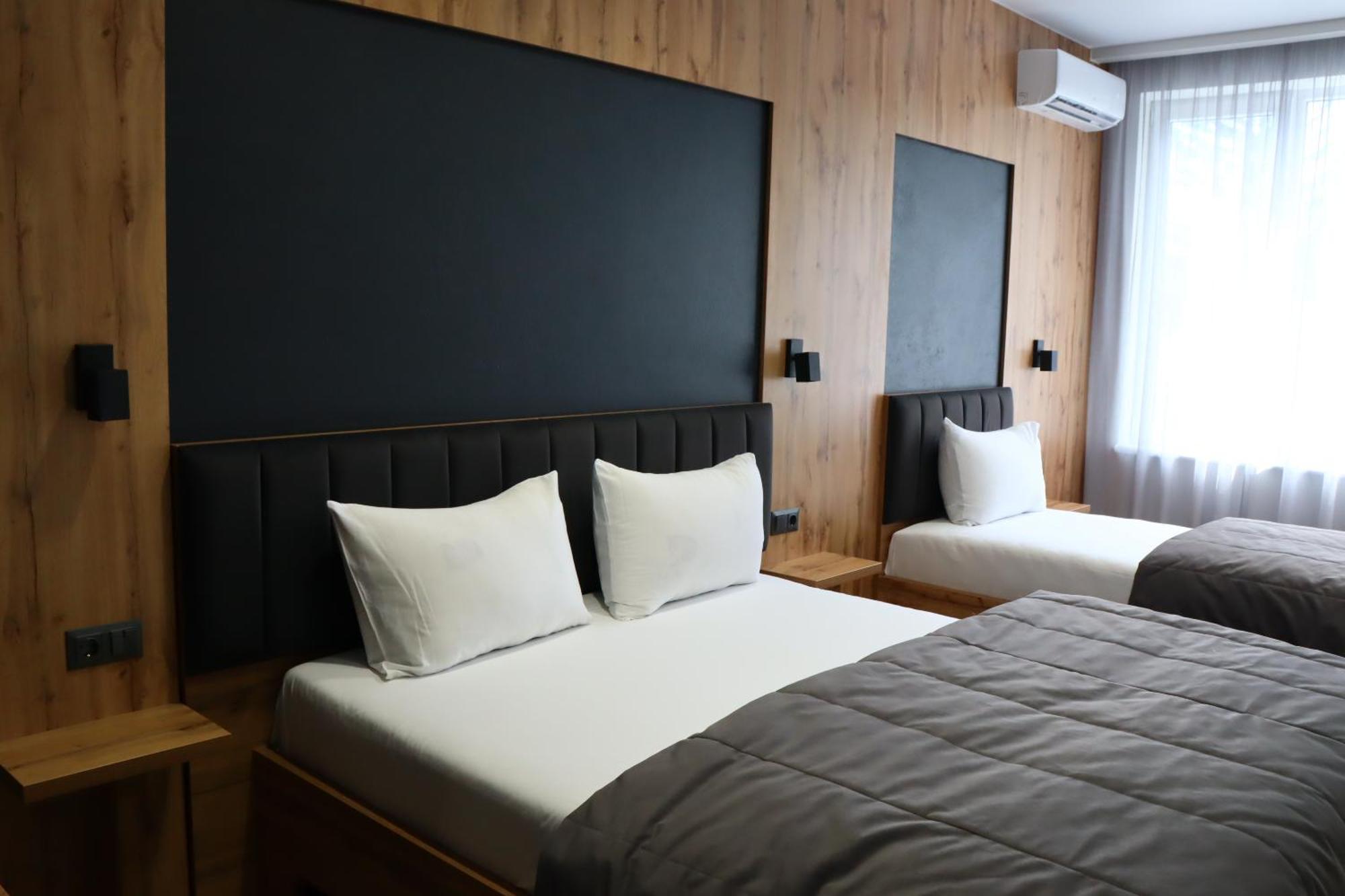 Sobkoff Hotel Khmelnytskyi Exterior photo