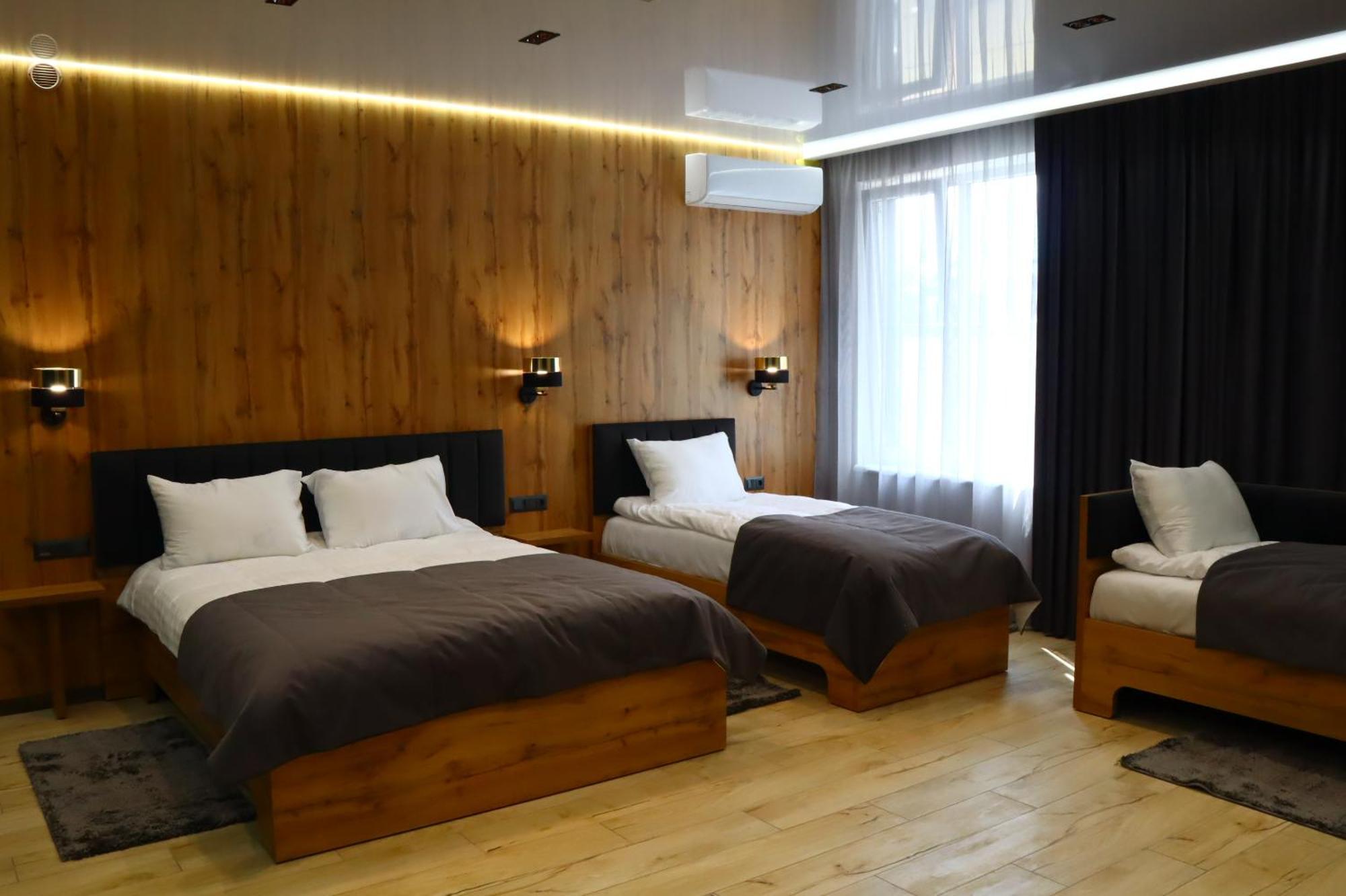Sobkoff Hotel Khmelnytskyi Exterior photo