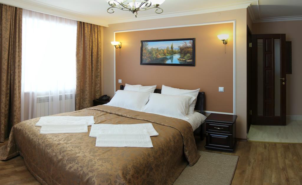 Sobkoff Hotel Khmelnytskyi Room photo